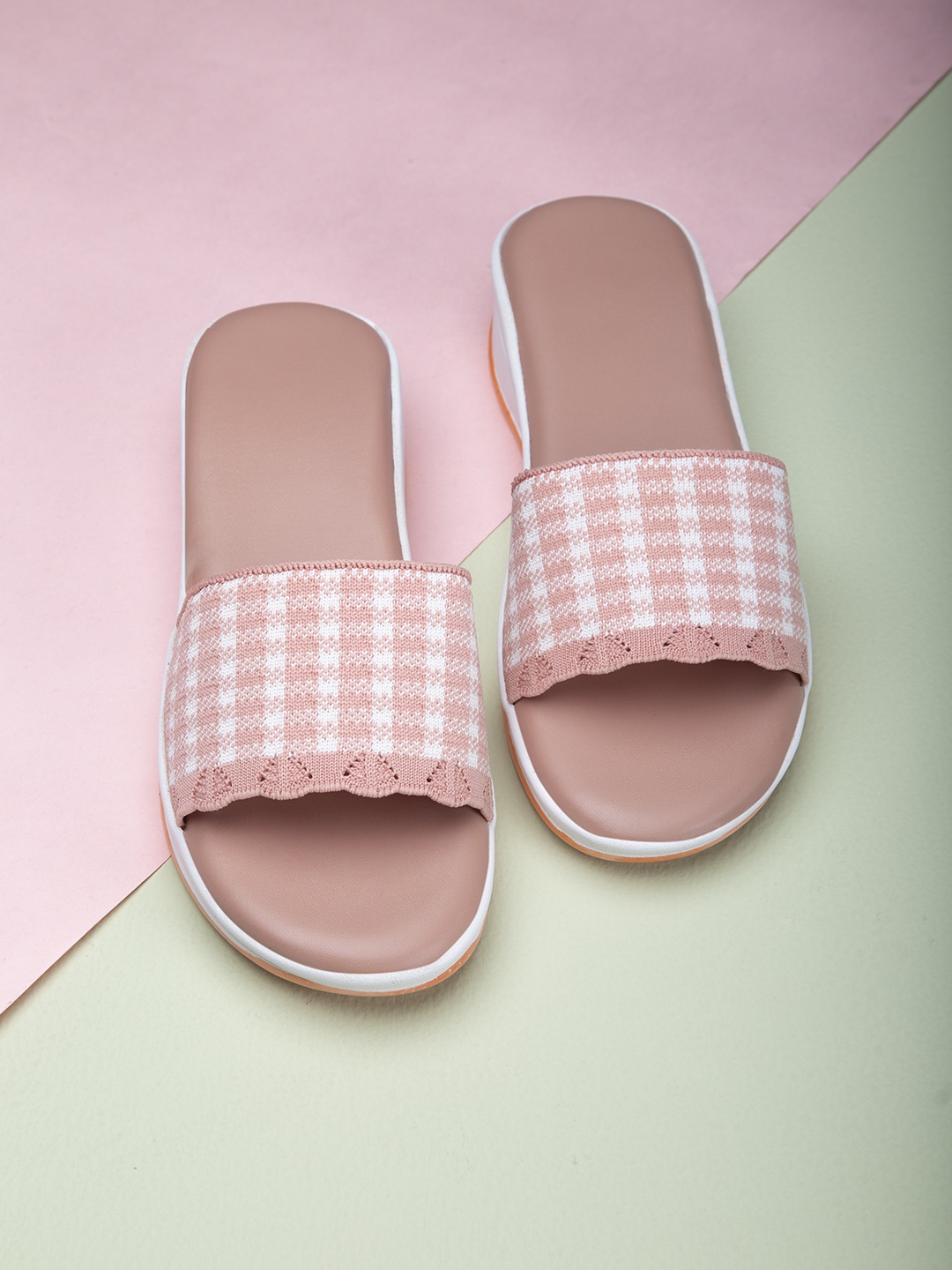 

DEAS Women Pink Woven Design Sandals