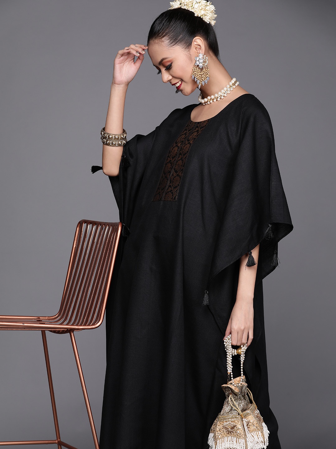 

Inddus Women Black Flared Sleeves Kaftan Kurta