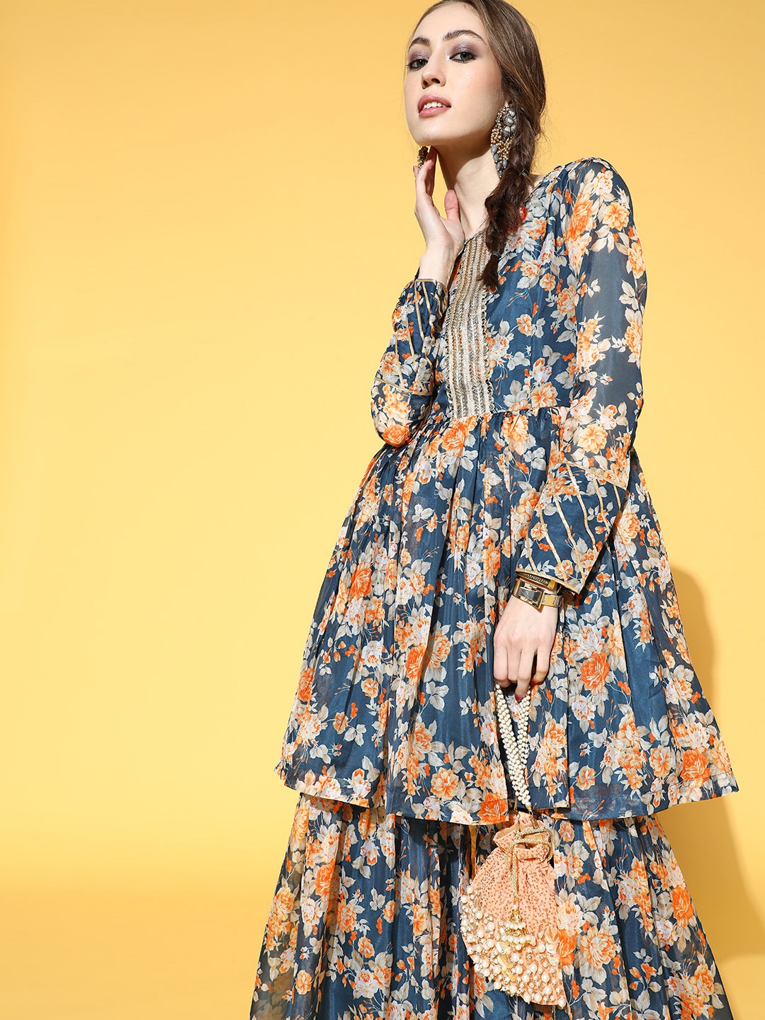 

Inddus Women Teal Floral Printed Organza Kurta Set