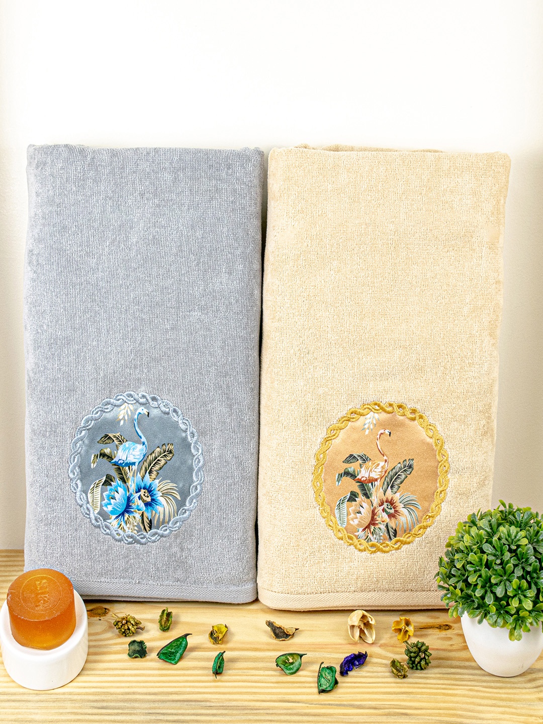 

RANGOLI Set Of 2 Self-Design 450 GSM Pure Cotton Bath Towels, Beige