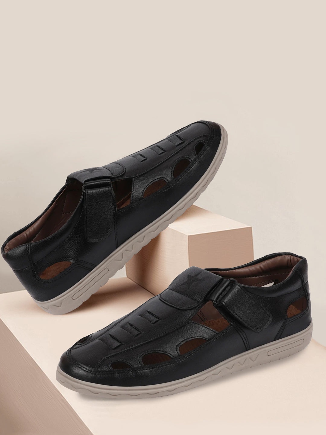 

FAUSTO Men Black Shoe-Style Sandals