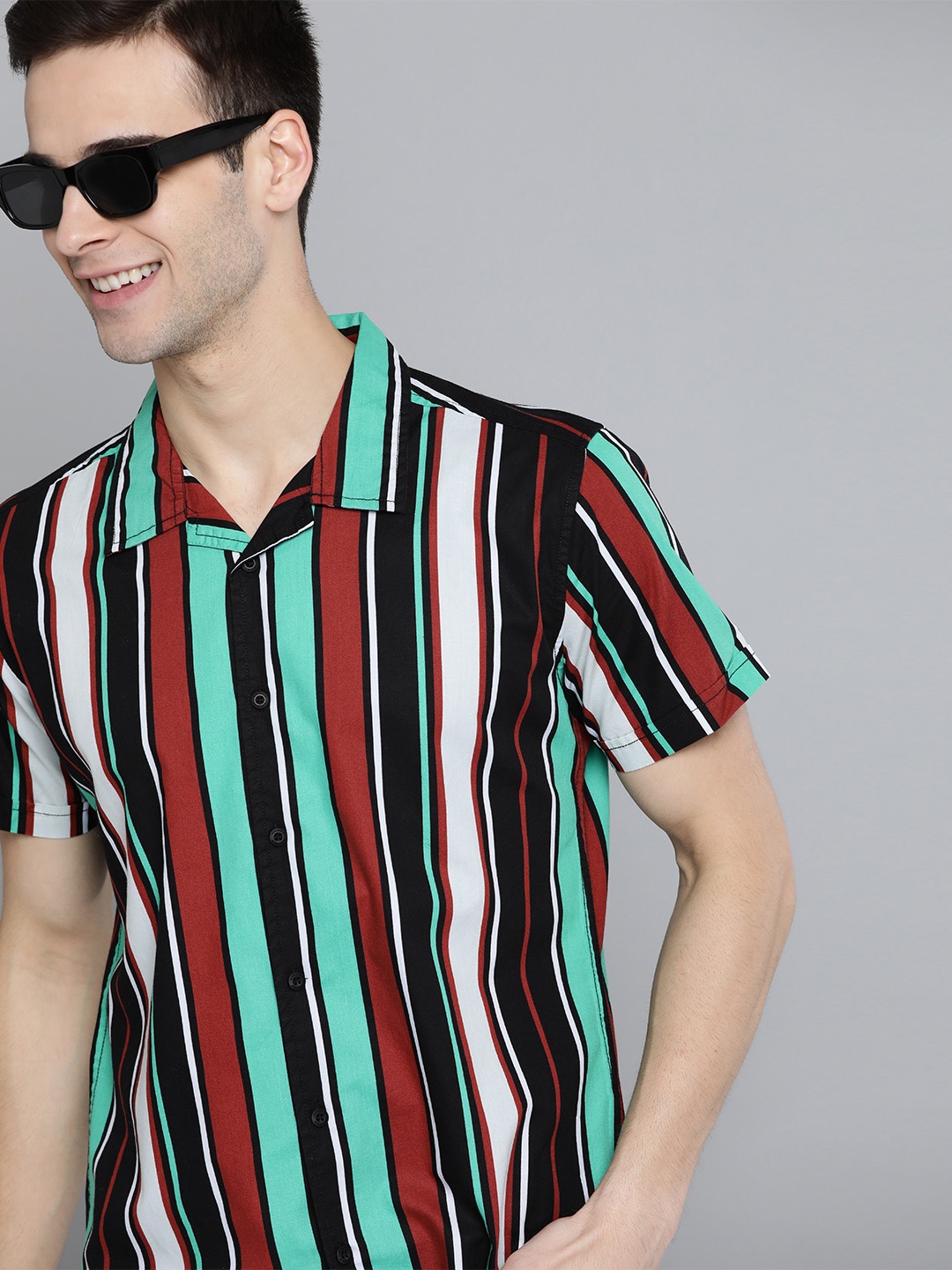 

HERE&NOW Men Green & Black Pure Cotton Slim Fit Striped Casual Shirt