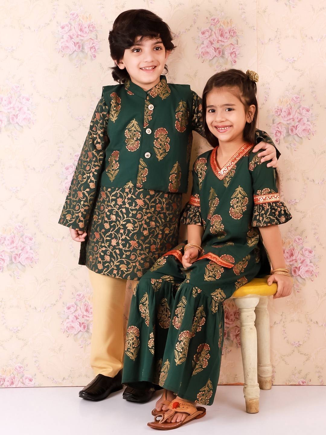 

KID1 Girls Green Block Printed Pure Cotton Kurta with Sharara