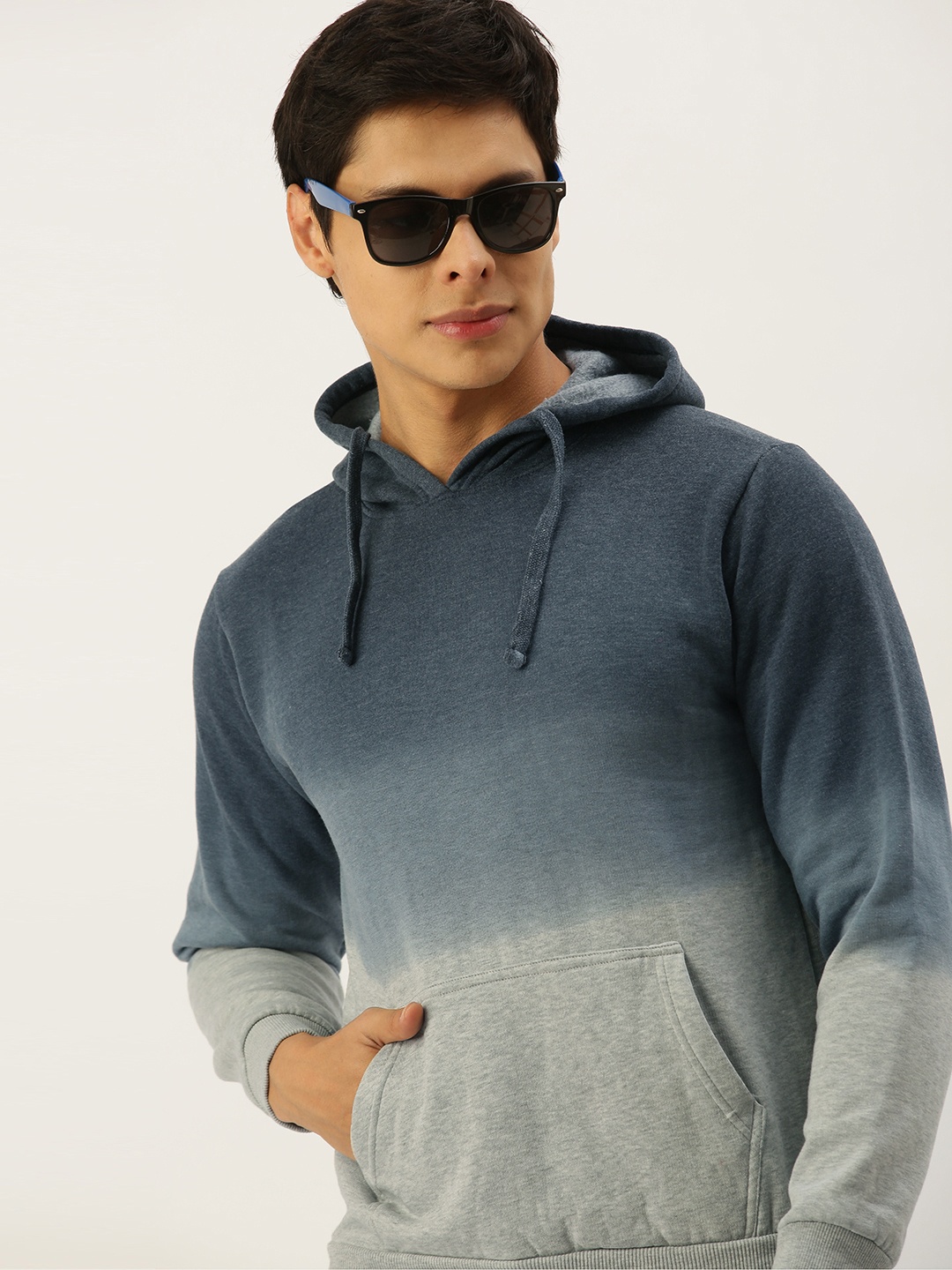 

Campus Sutra Men Blue & Grey Ombre Pure Cotton Hooded Sweatshirt