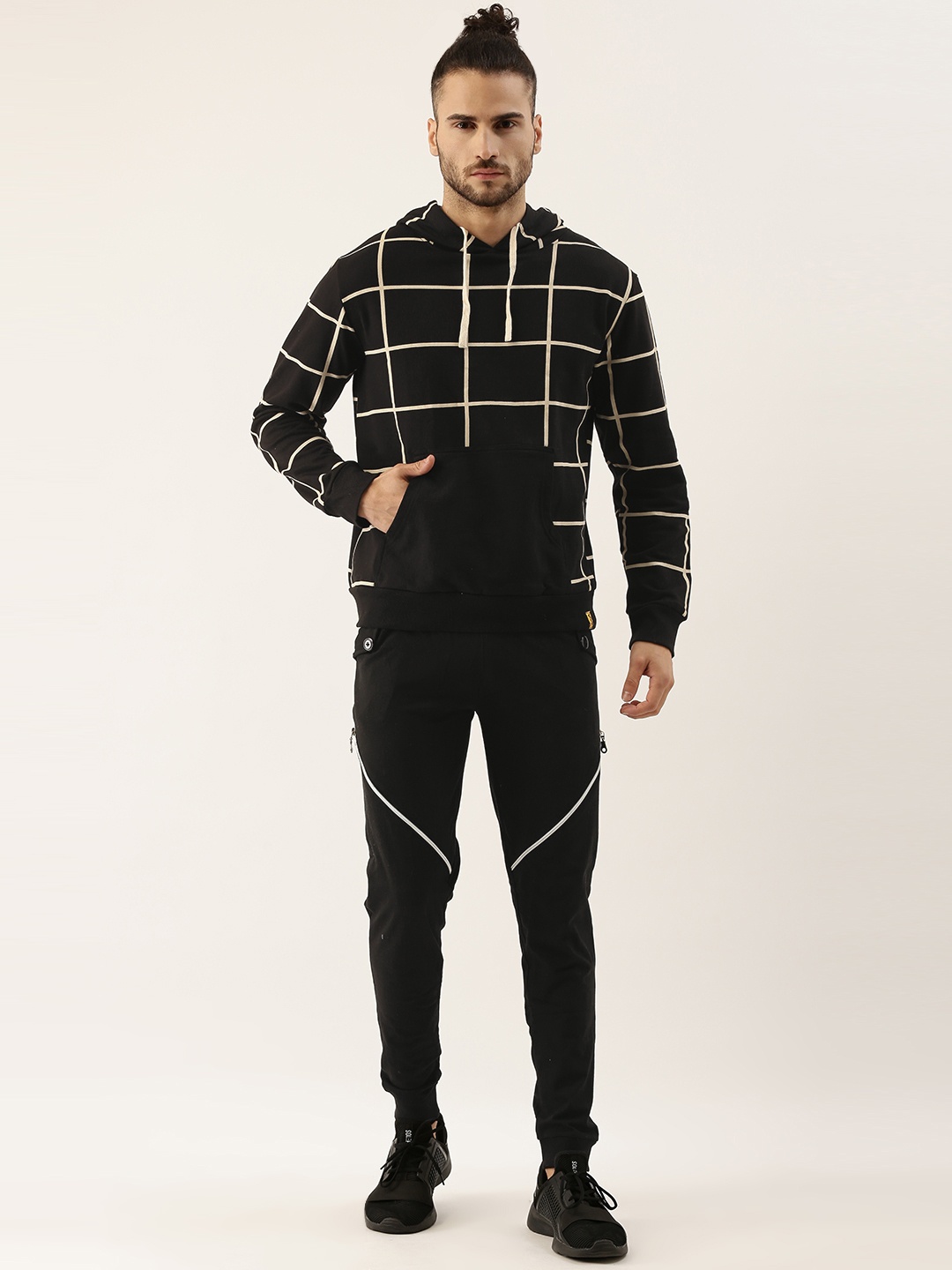 

Campus Sutra Men Black & White Checked Pure Cotton Casual Tracksuit