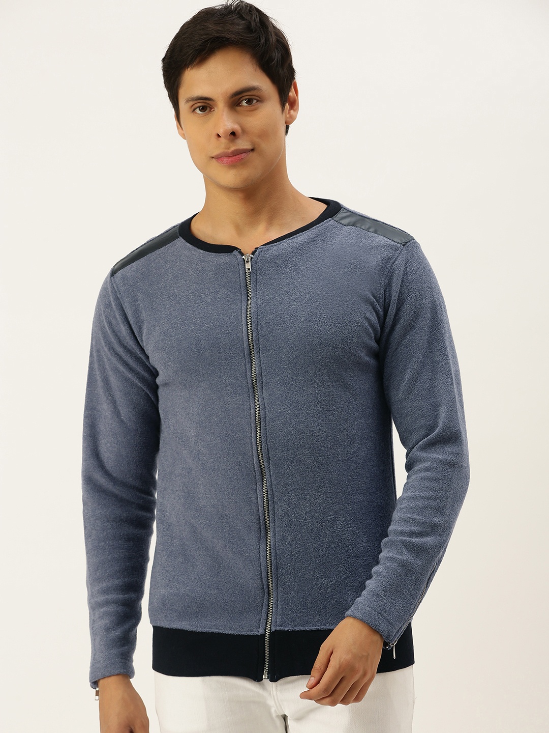 

Campus Sutra Men Blue Sweatshirt