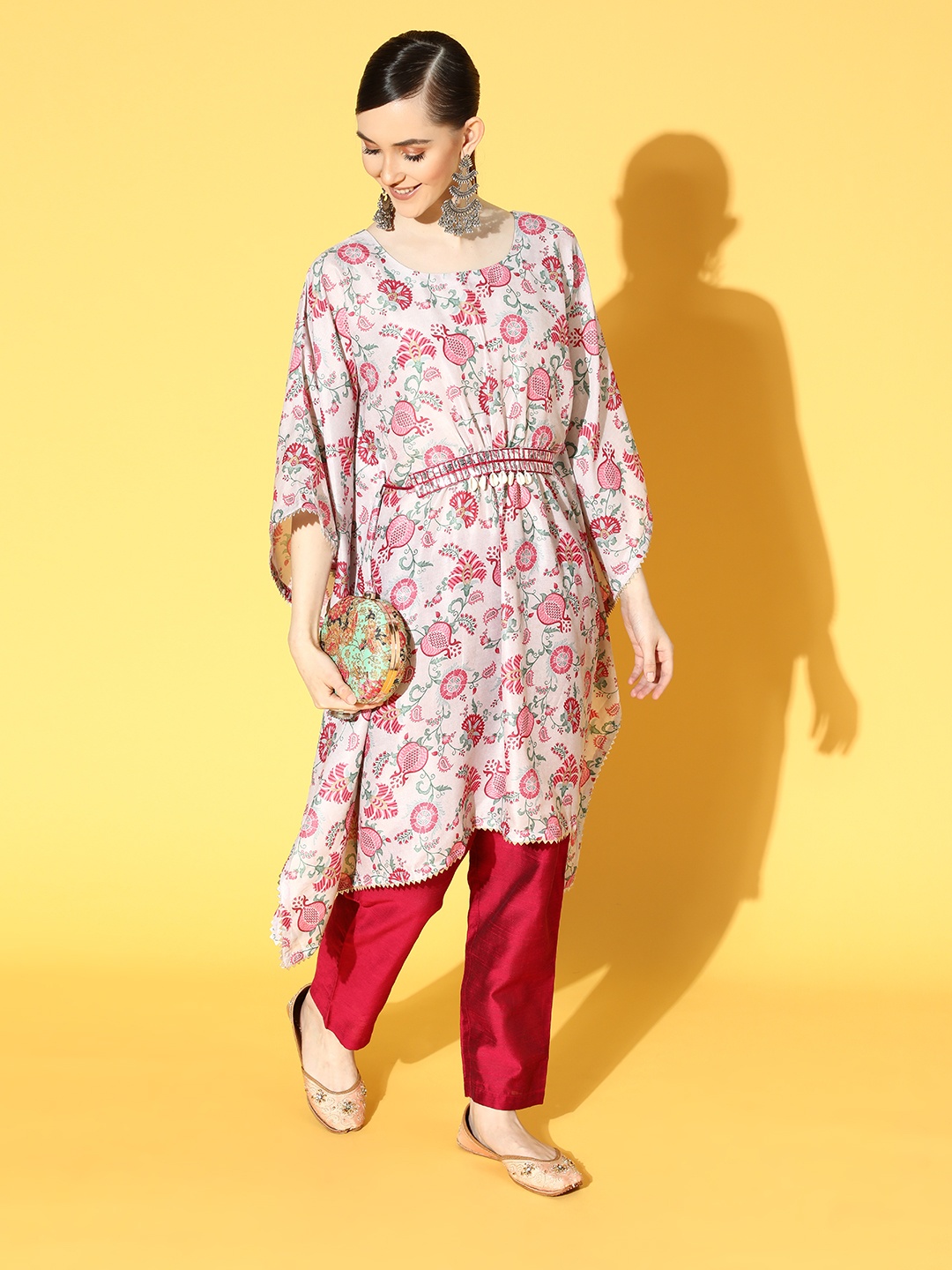 

Varanga Ethnic Motifs Cotton Blend Kurta Set, Cream