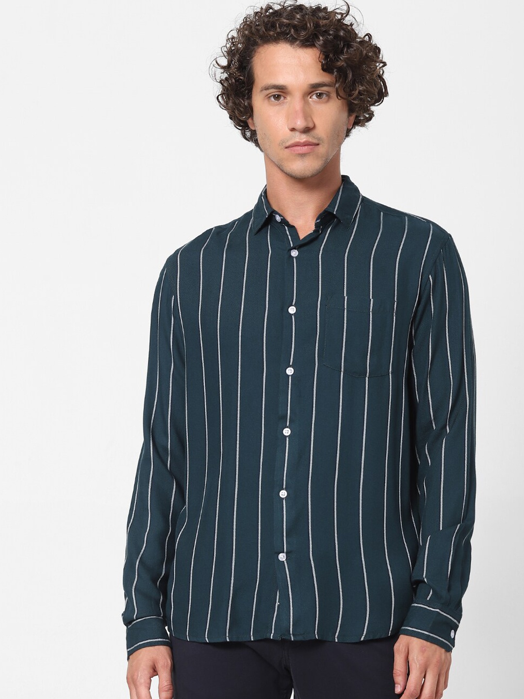 

Celio Men Green & White Striped Casual Shirt