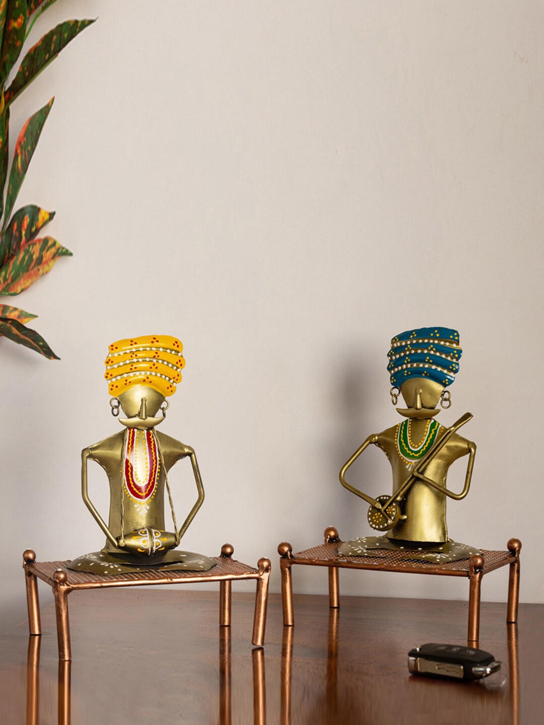 

ExclusiveLane Set Of 2 Hand-Painted Decorative Showpieces, Gold