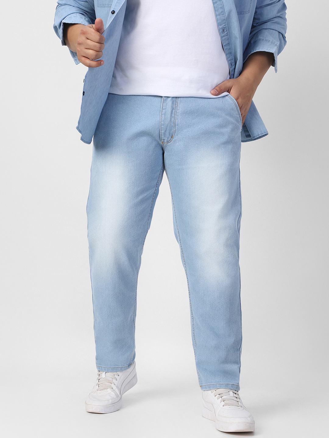 

Urbano Plus Men Blue Mid-Rise Light Faded Jeans