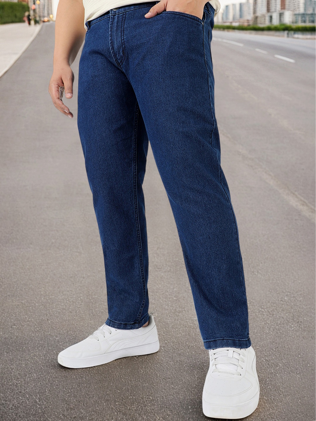 

Urbano Plus Men Blue Stretchable Regular Fit Solid Jeans