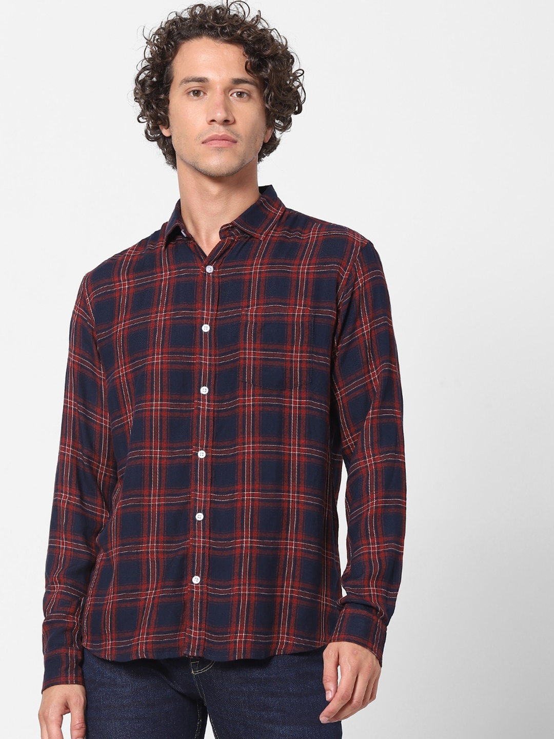 

Celio Men Burgundy & Navy Blue Checked Casual Shirt