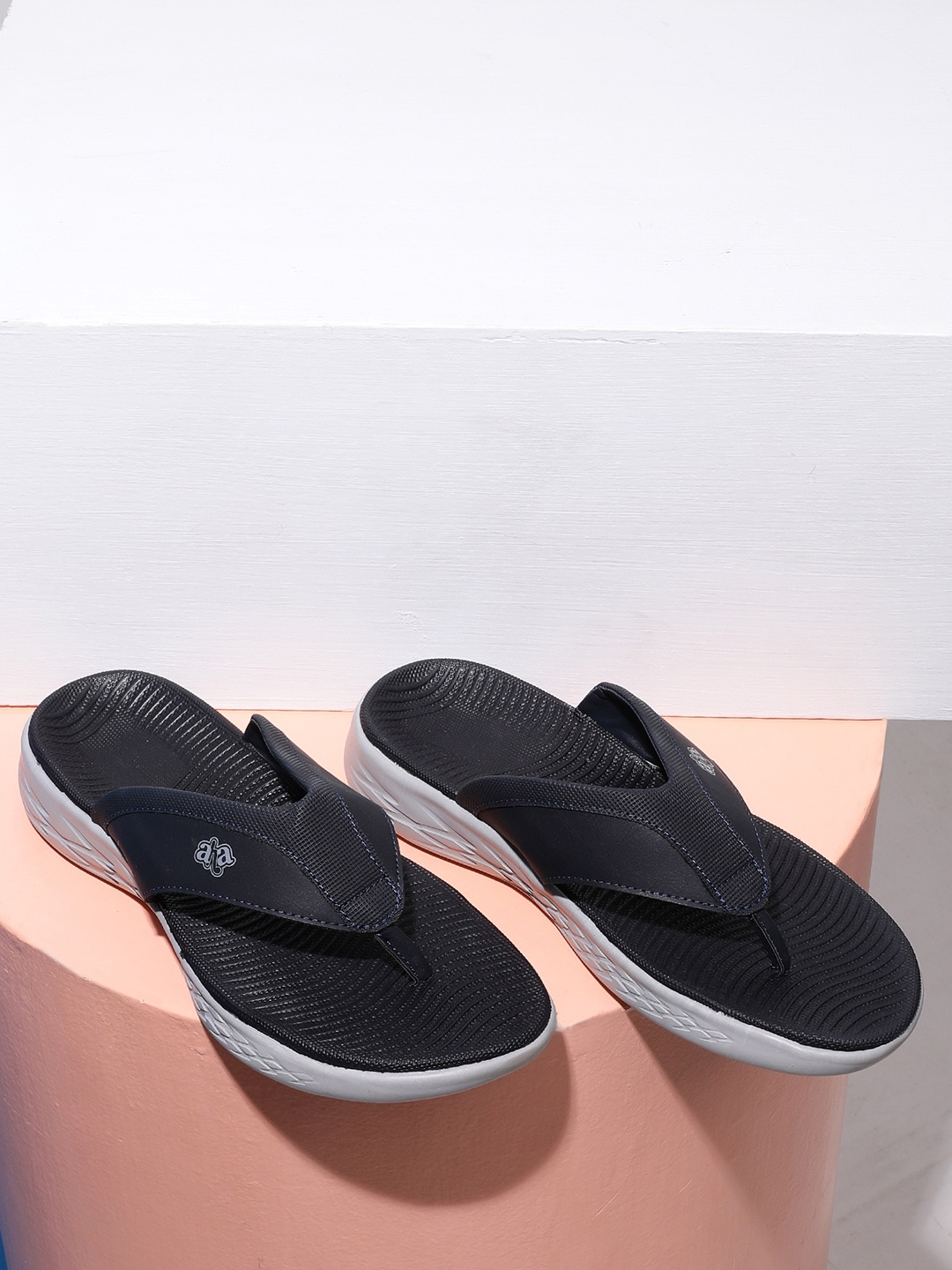 

Liberty Men Navy Blue & Off White Thong Flip-Flops
