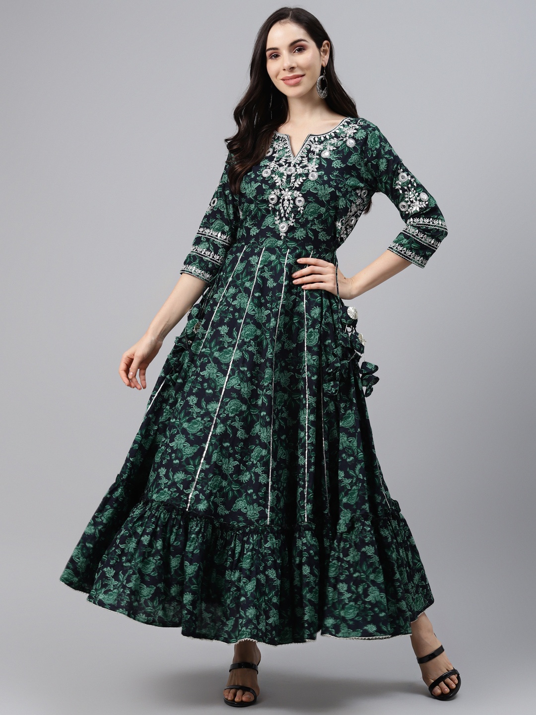 

Silai Bunai Women Navy Blue & Green Pure Cotton Floral Print Anarkali Kurta