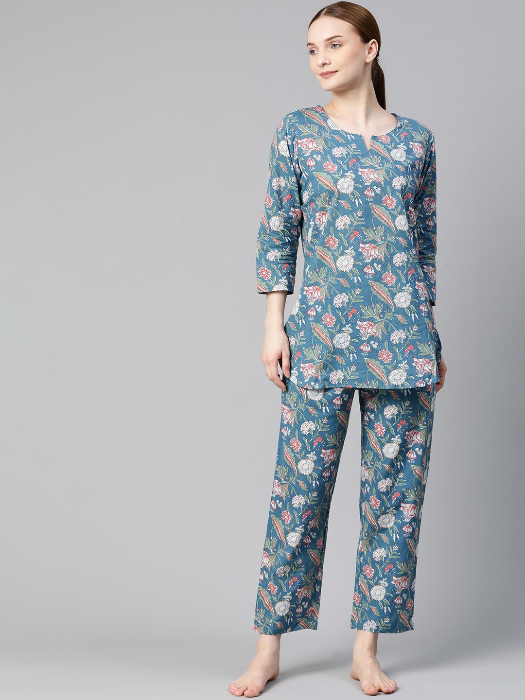 

Divena Women Blue & White Pure Cotton Printed Night suit