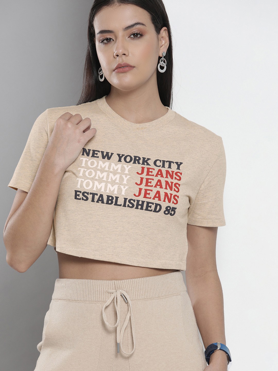 

Tommy Hilfiger Women Beige Brand Logo Printed Cropped T-shirt