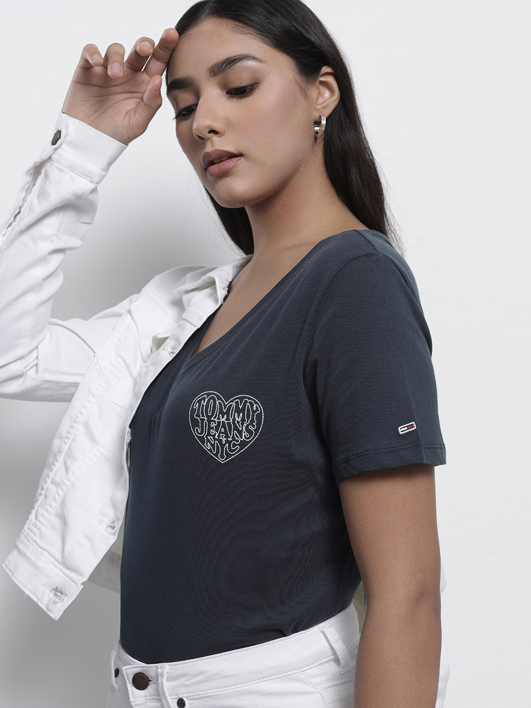 

Tommy Hilfiger Women Navy Blue V-Neck Slim Fit Pure Cotton T-shirt with Printed Detail