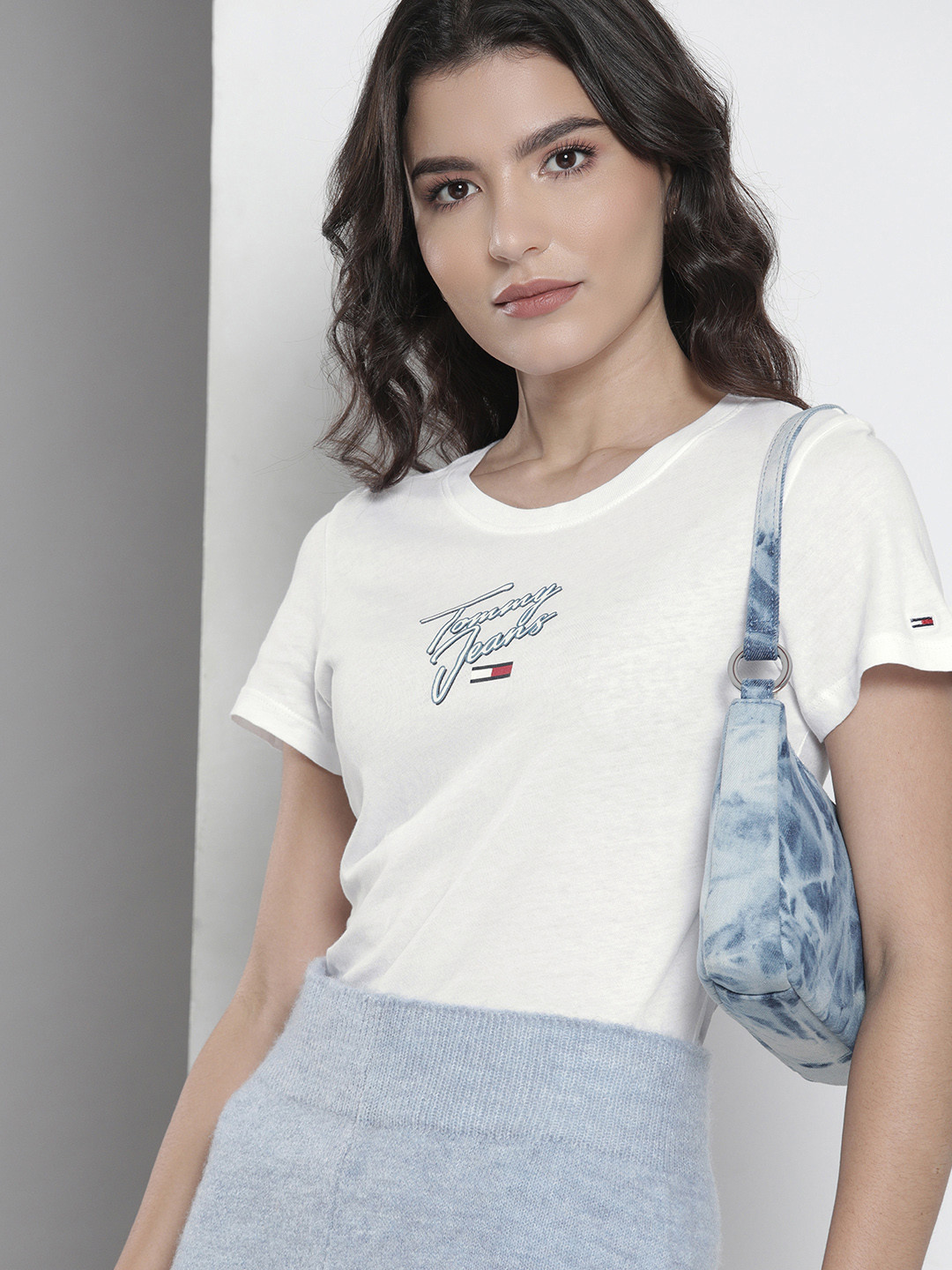 

Tommy Hilfiger Women White Blue Brand Logo Printed Pure Cotton Slim Fit Pure Cotton T-shirt