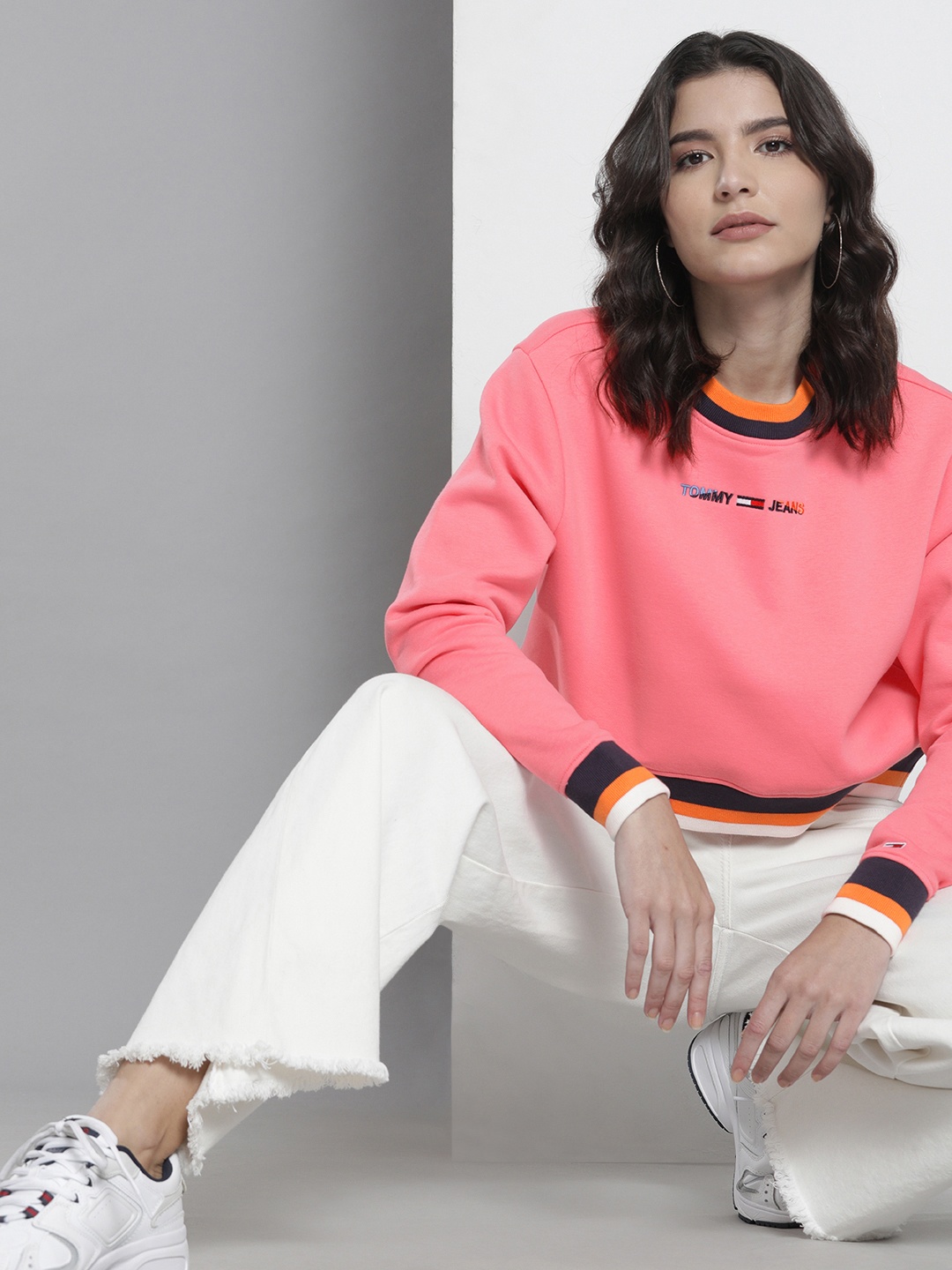 

Tommy Hilfiger Women Pink Embroidered Sweatshirt