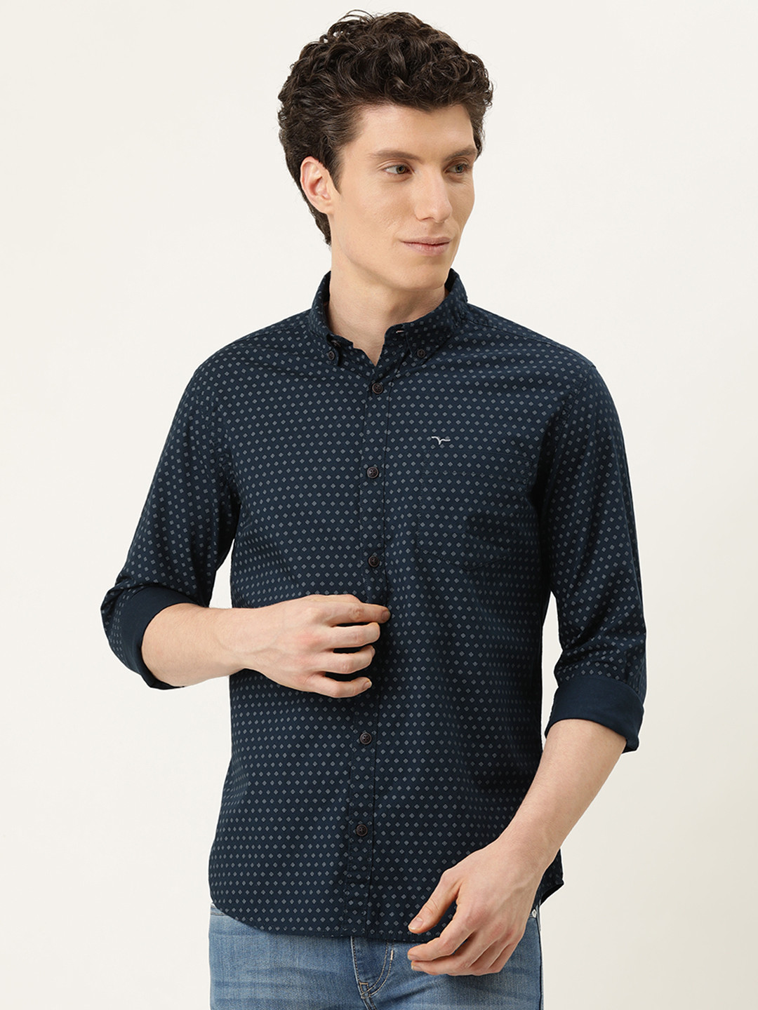 

Flying Machine Men Navy Blue & Off-White Ditsy Geometric Cotton Slim Opaque Casual Shirt