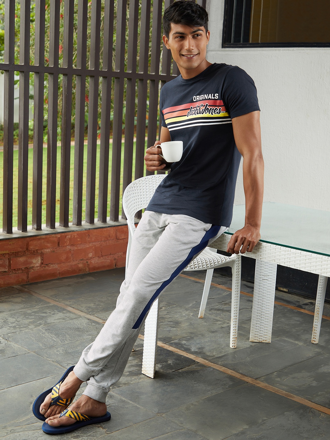 

Jack & Jones Men Grey Melange & Blue Colourblocked Joggers