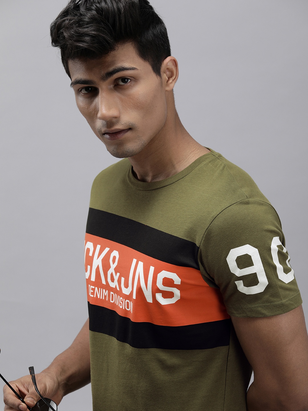 

Jack Jones Men Olive Green Black Colourblocked Slim Fit Pure Cotton T-shirt with White Typography