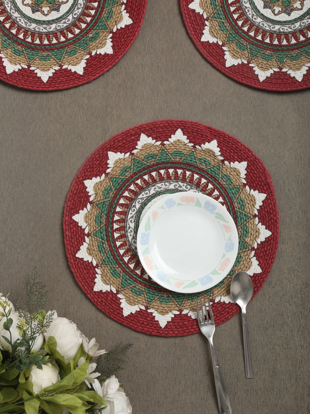 

HOSTA HOMES Green & Red Set of 6 Printed Round Table Placemats