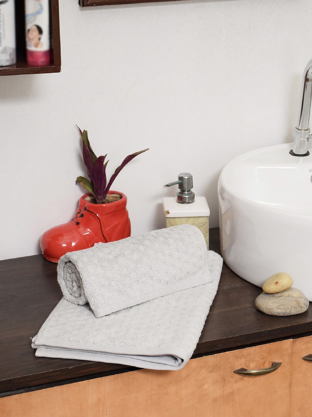 

AVI Living Set Of 2 Grey Solid 600 GSM Pure Cotton Hand Towels