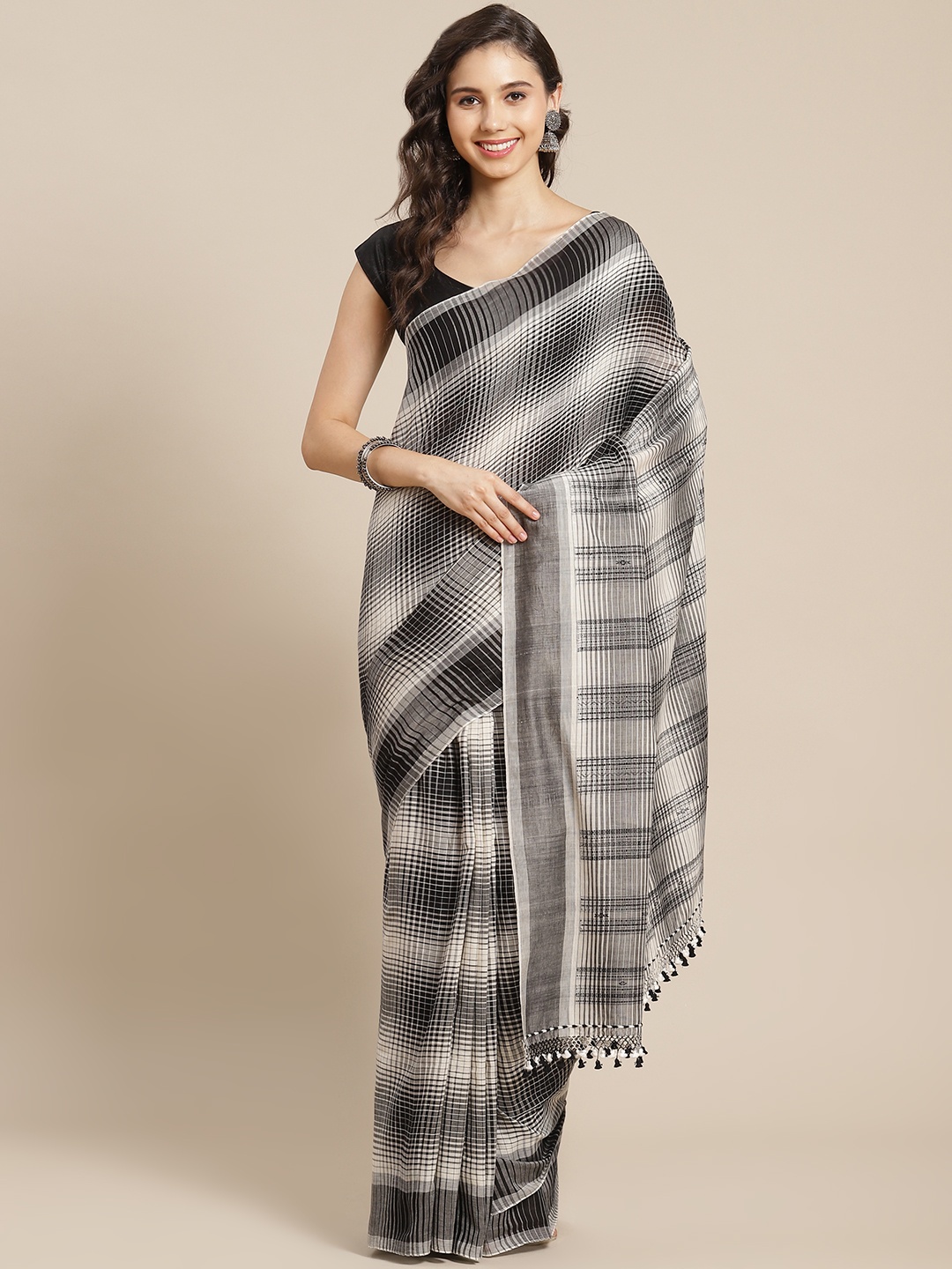 

ADITRI Black & Beige Checked Pure Cotton Handloom Saree
