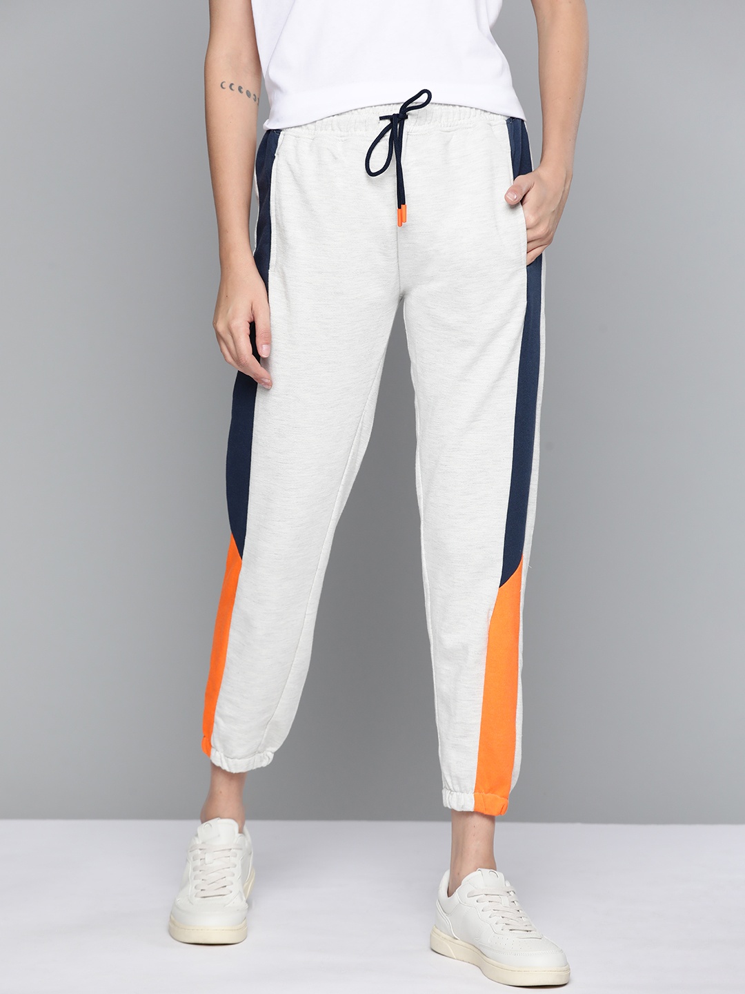 

Mast & Harbour Women Grey Melange Solid Joggers