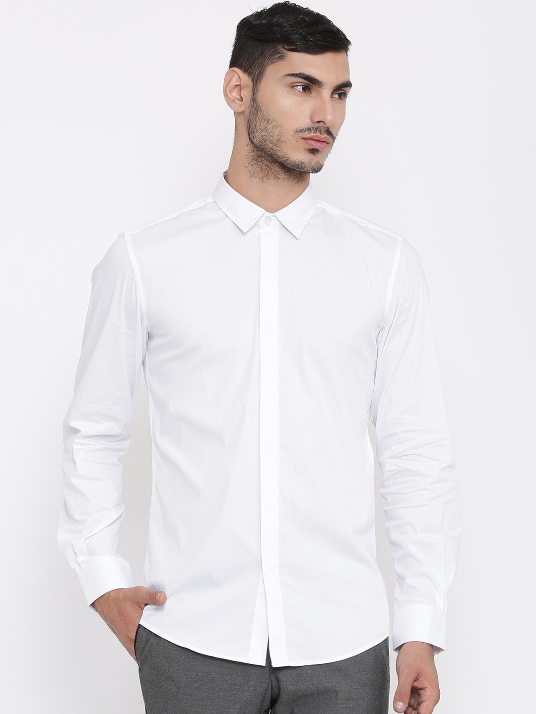 

Antony Morato Men White Slim Fit Solid Smart Casual Shirt