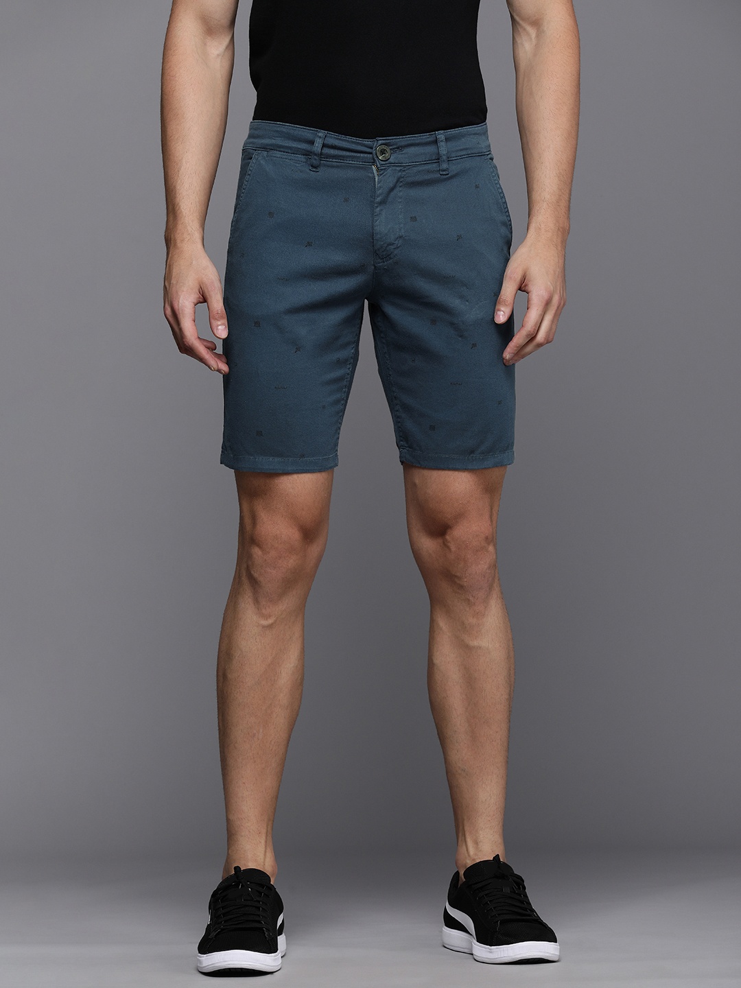 

WROGN Men Blue Solid Slim Fit Shorts