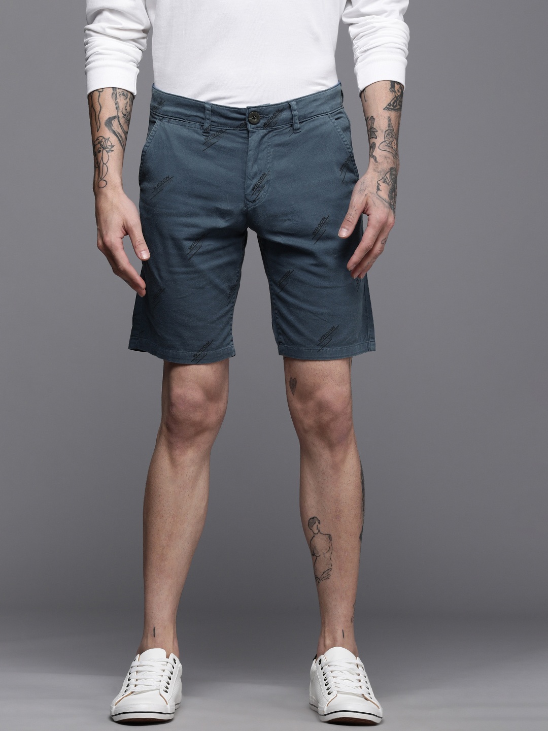 

WROGN Men Blue Solid Slim Fit Shorts