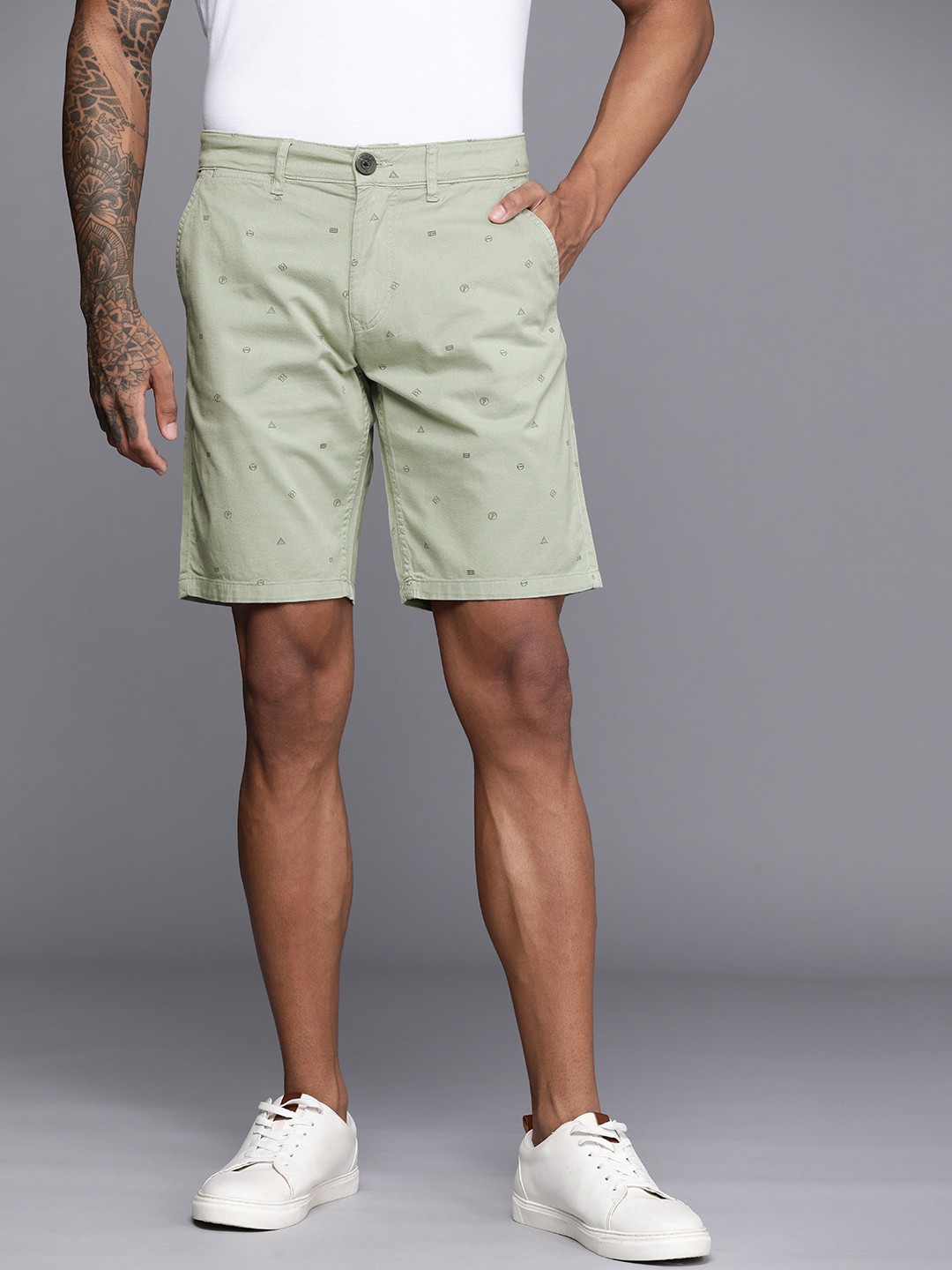 

WROGN Men Mint Green Slim Fit Printed Mid-Rise Regular Shorts