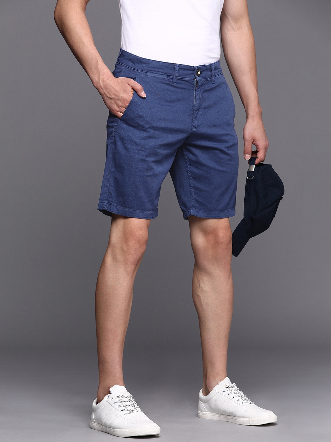 

WROGN Men Blue Slim Fit Chino Shorts