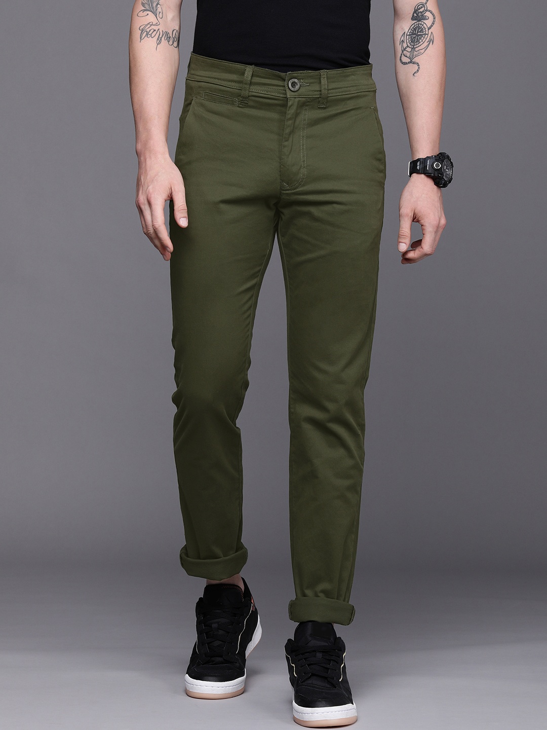 

WROGN Men Olive Green Solid Slim Fit Casual Trousers