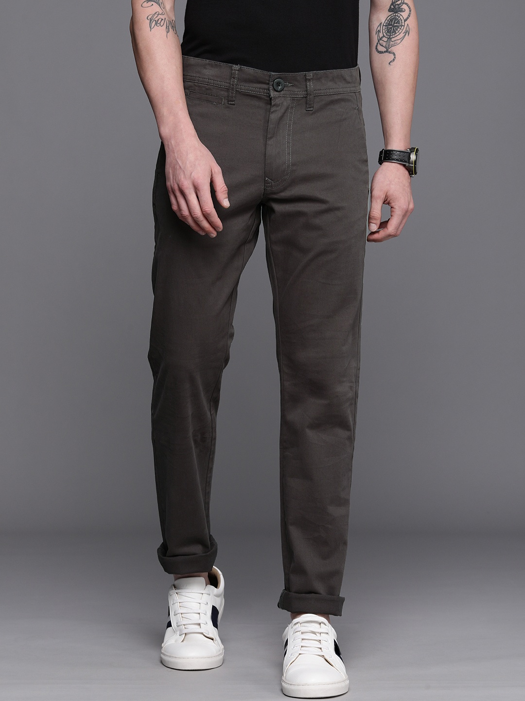 

WROGN Men Charcoal Grey Slim Fit Mid Rise Chinos