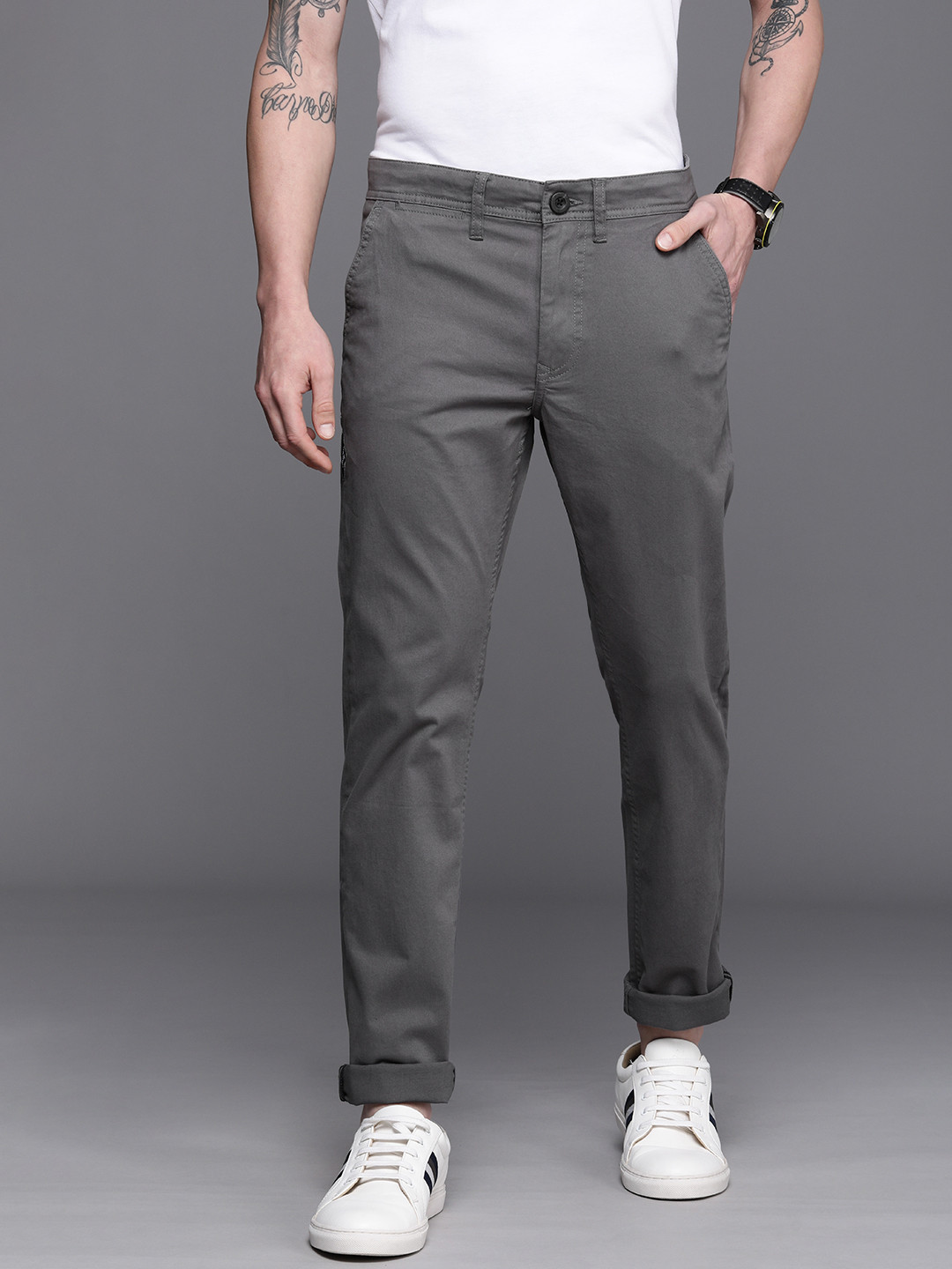 

WROGN Men Grey Solid Slim Fit Trousers
