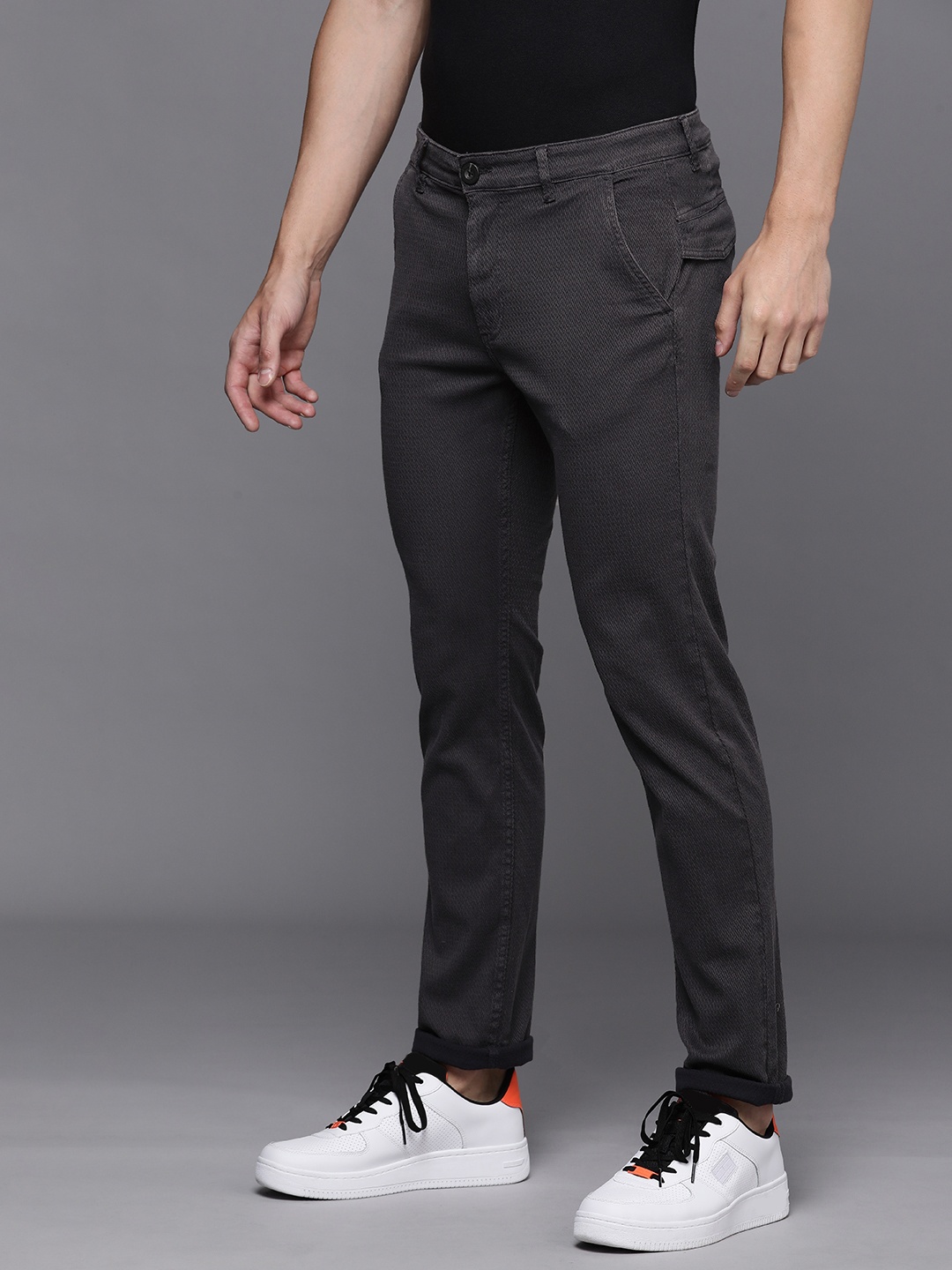 

WROGN Men Grey Self Design Slim Fit Trousers