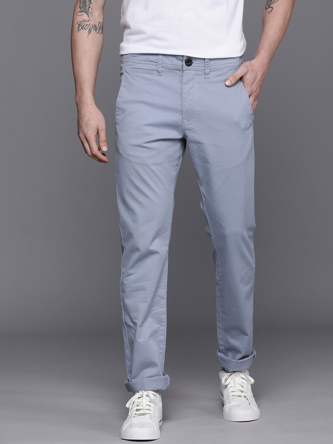 

WROGN Men Blue Solid Slim Fit Regular Trousers