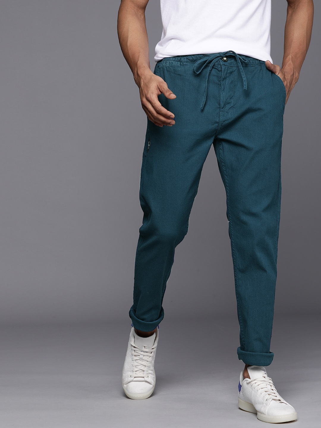 

WROGN Men Teal Solid Jogger Fit Trousers