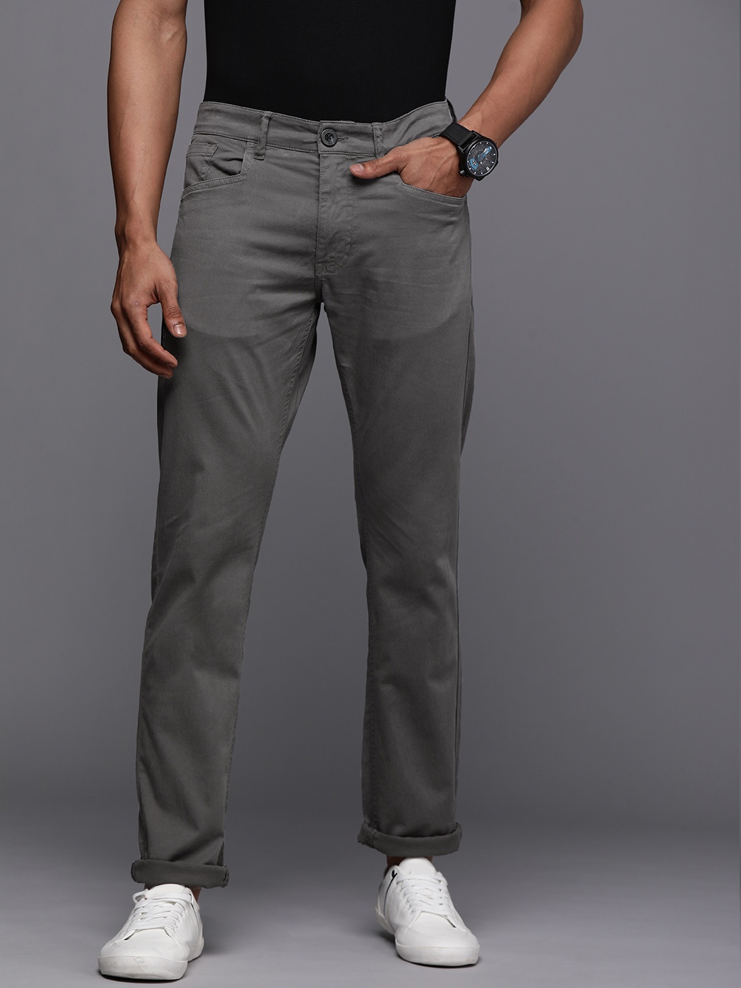 

WROGN Men Grey Solid Slim Fit Regular Trousers