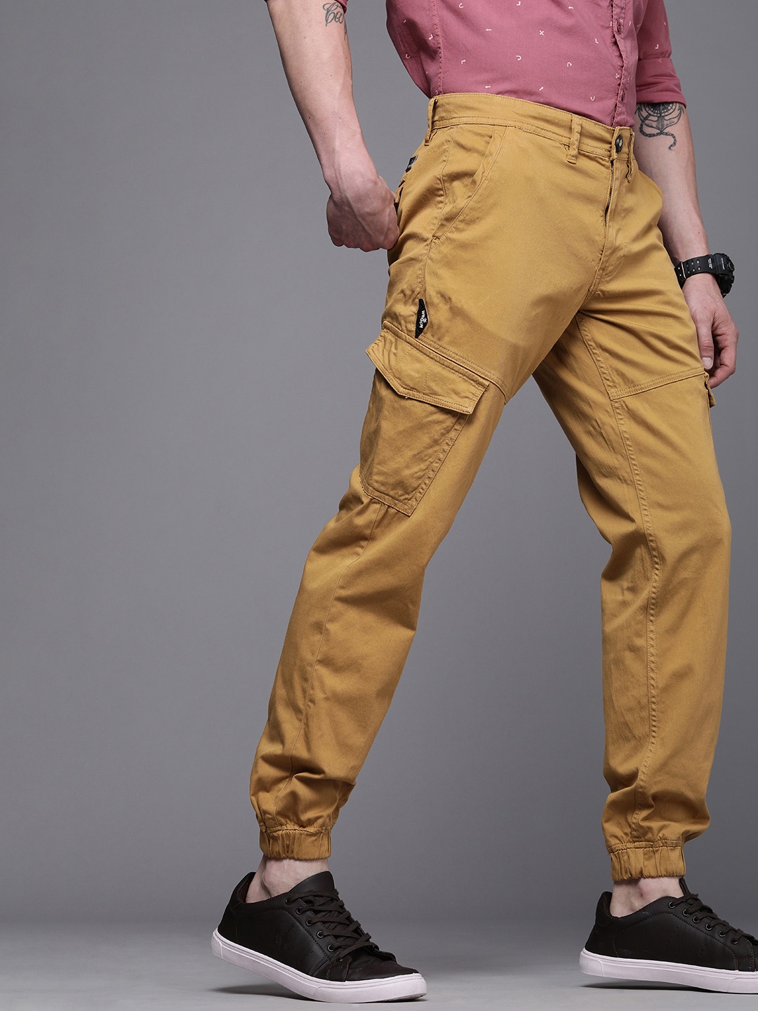 

WROGN Men Beige Jogger Trousers