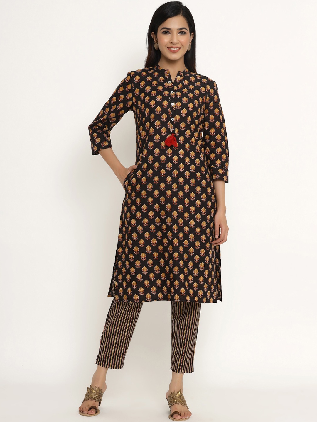 

Sangria Women Black Ethnic Motifs Printed Pure Cotton Kurta with Trousers