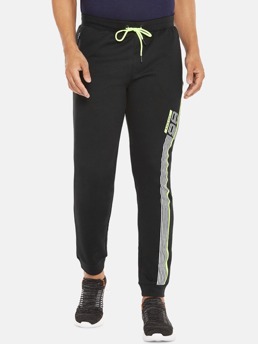 

Ajile by Pantaloons Men Black Solid Slim Fit Joggers