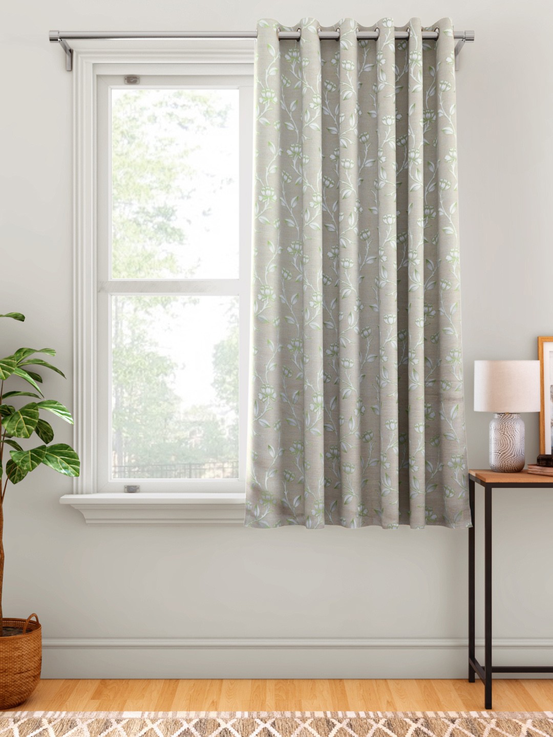 

Aura Grey & White Floral Patterned Window Curtain
