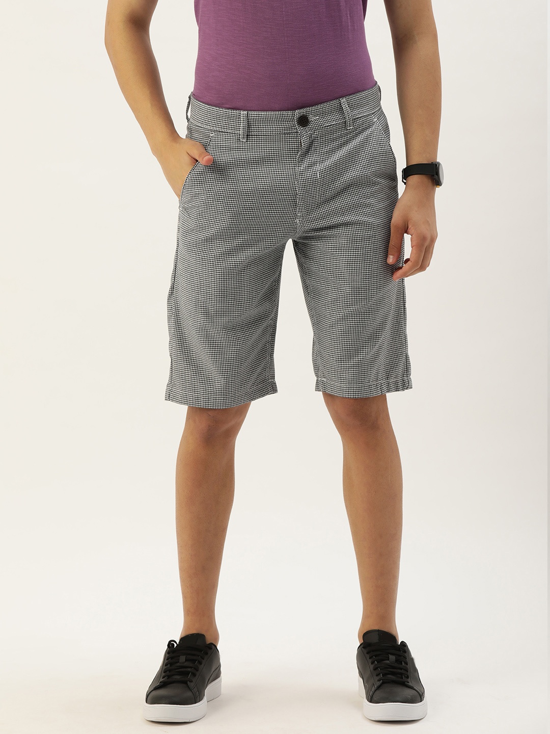 

PETER ENGLAND UNIVERSITY Men Black & White Self-Design Regular Shorts