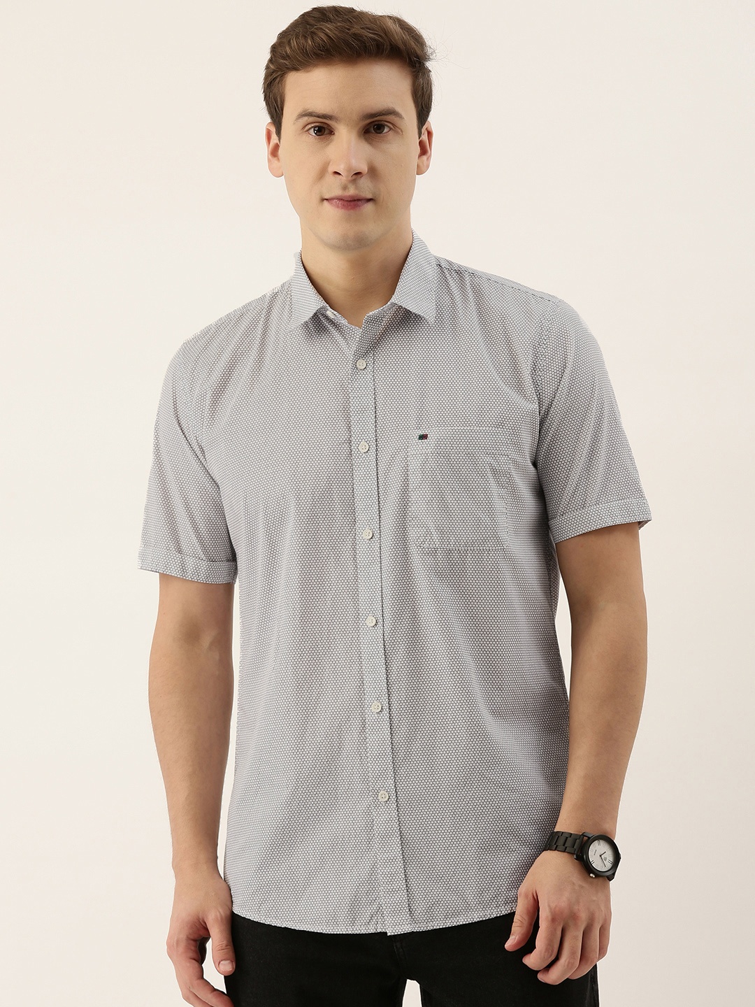 

Peter England Casuals Men White Pure Cotton Slim Fit Printed Casual Shirt
