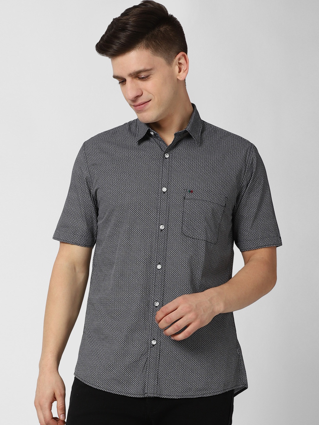 

Peter England Casuals Men Black Slim Fit Printed Pure Cotton Shirt