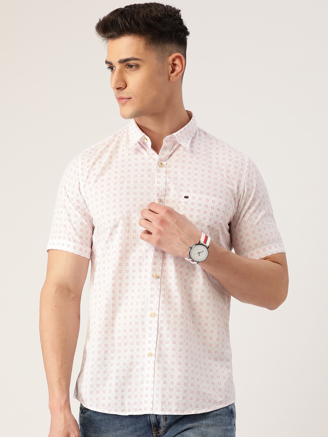 

Peter England Casuals Men White & Pink Pure Cotton Slim Fit Printed Casual Shirt